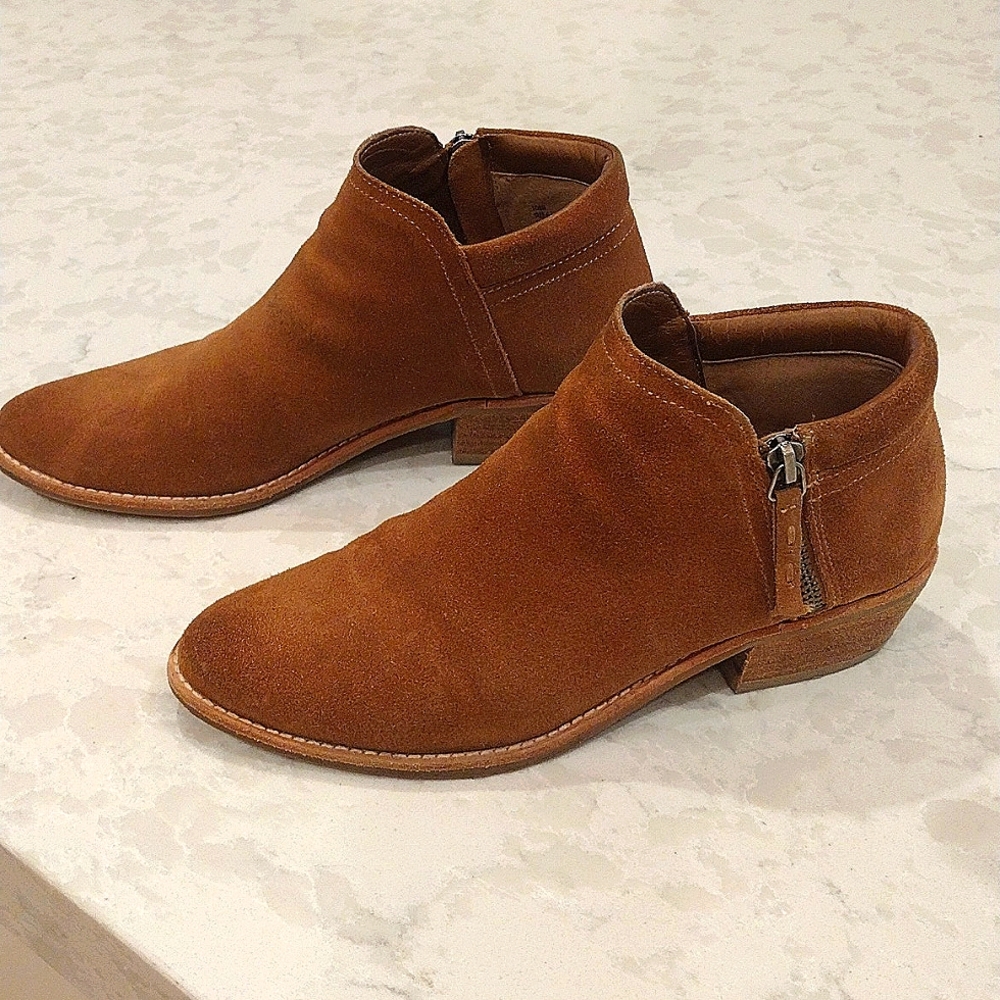 Steve Madden Tobii -Tan Genuine Suede Side Zip Booties size 6 1/2M